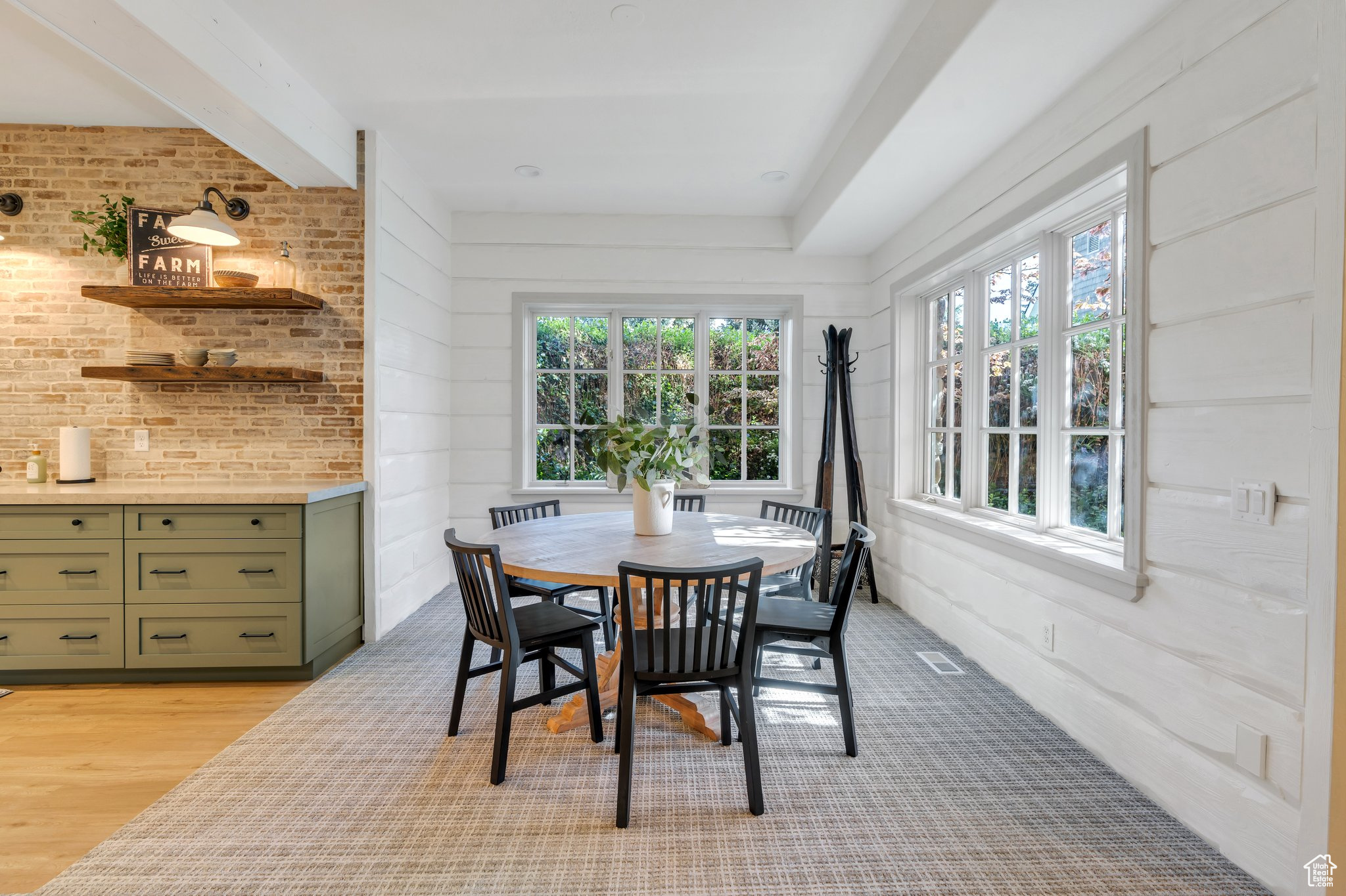 EAGLEROCK - Residential