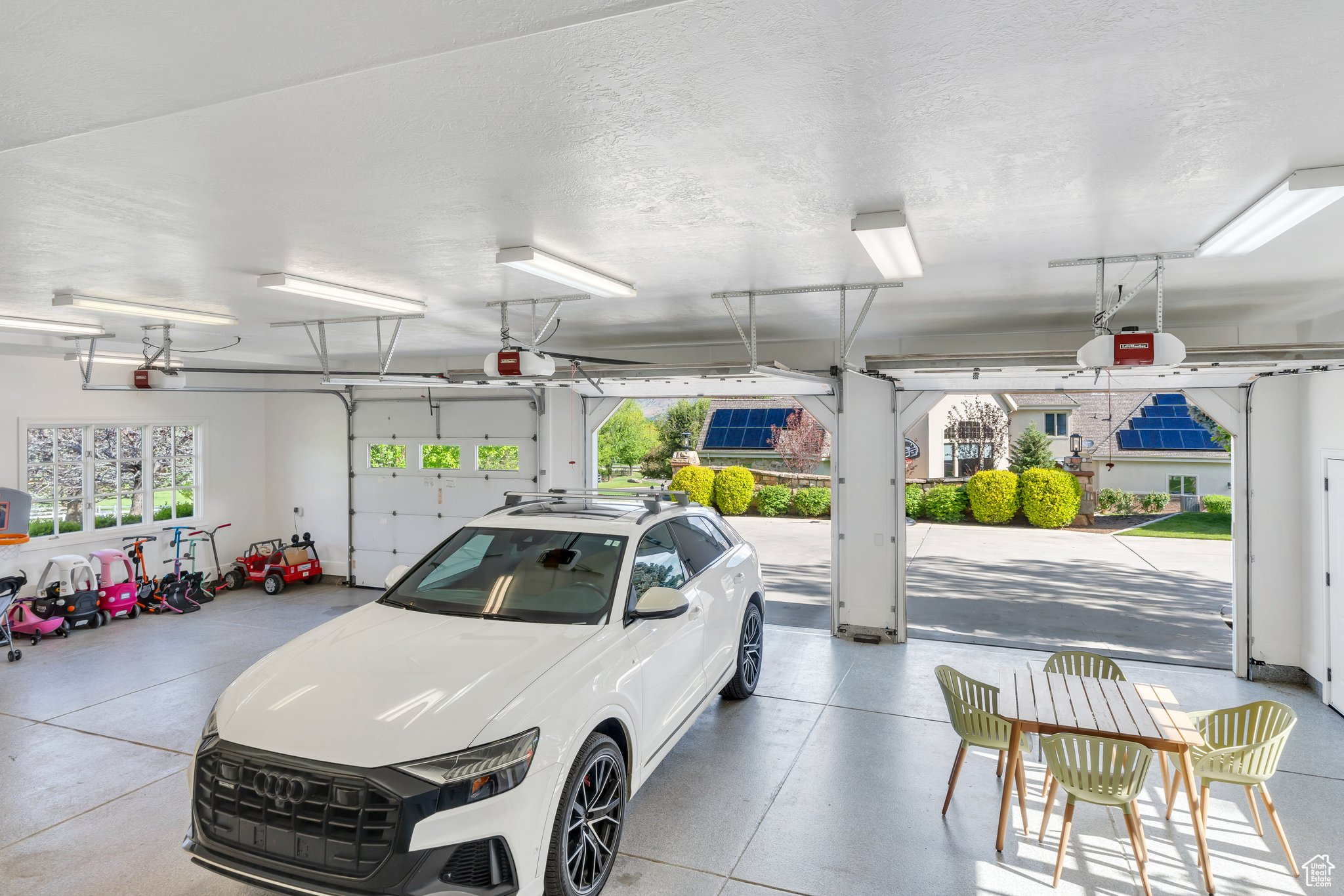 EAGLEROCK - Residential