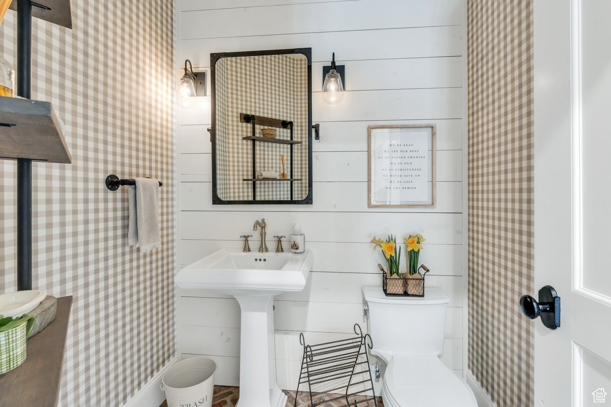 EAGLEROCK - Residential