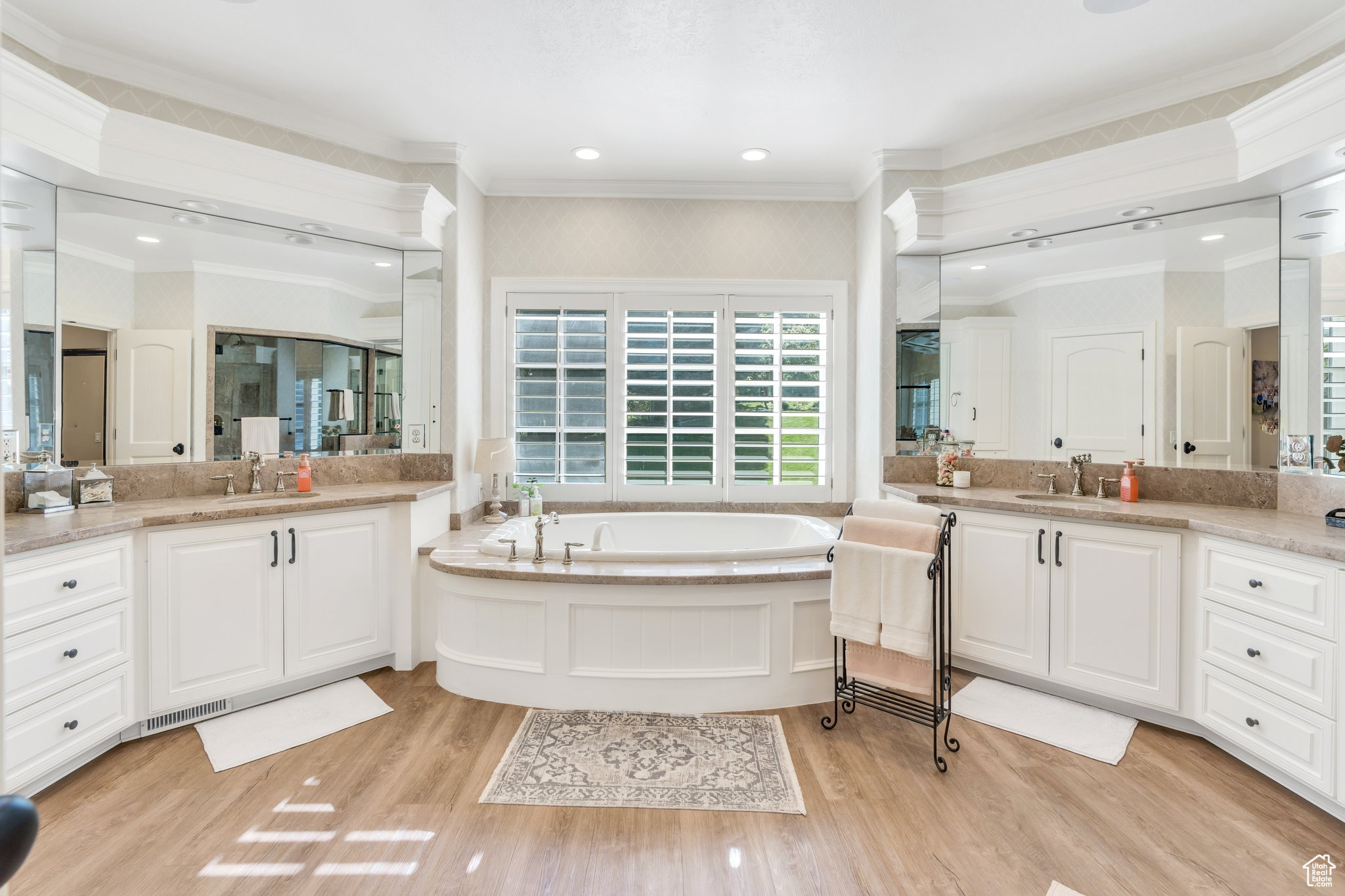 EAGLEROCK - Residential