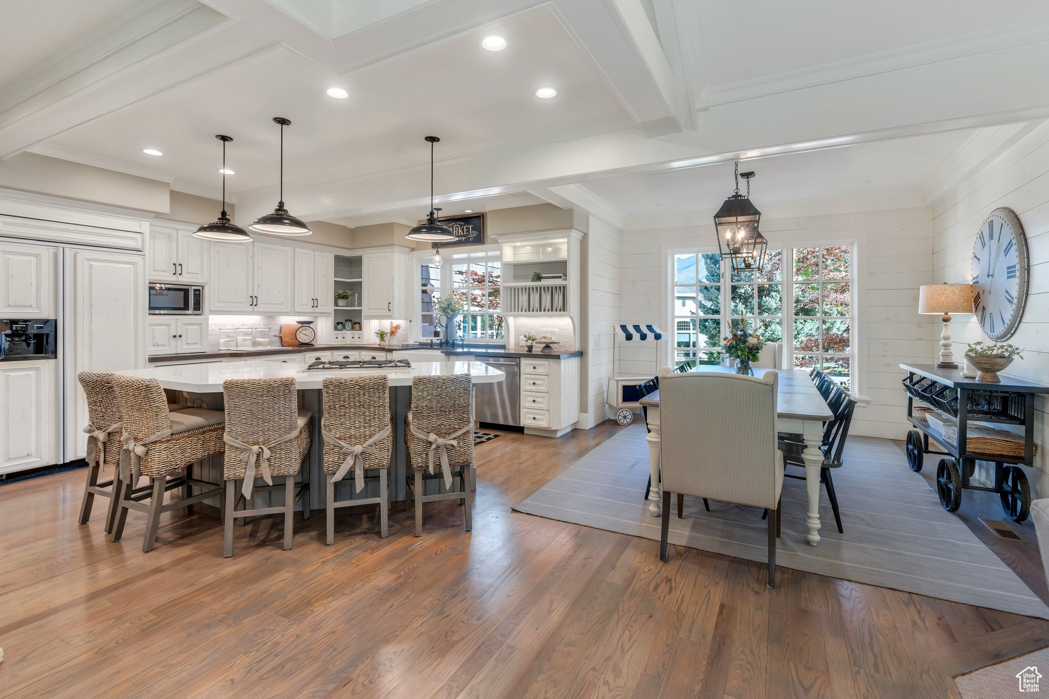 EAGLEROCK - Residential
