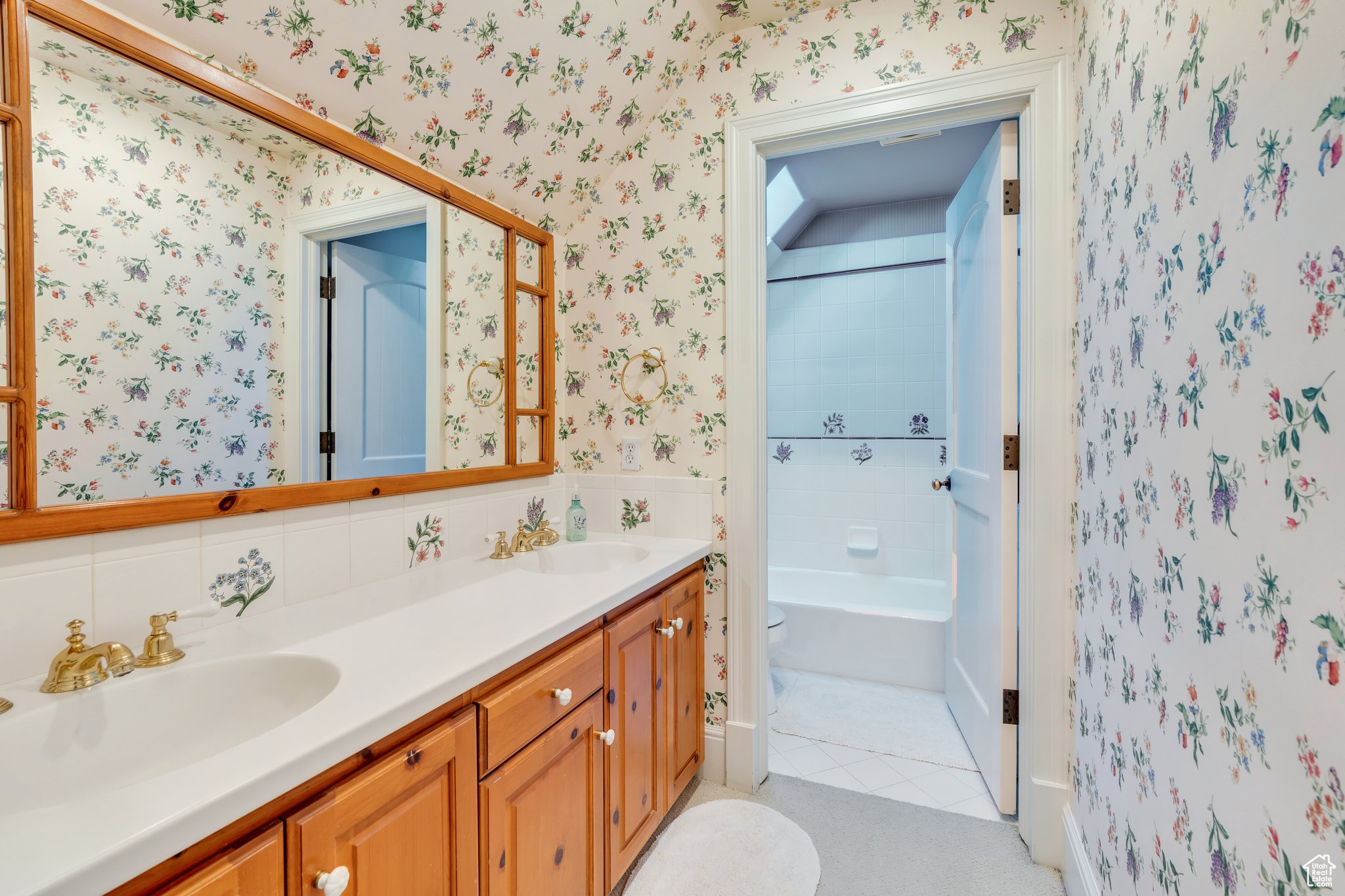EAGLEROCK - Residential