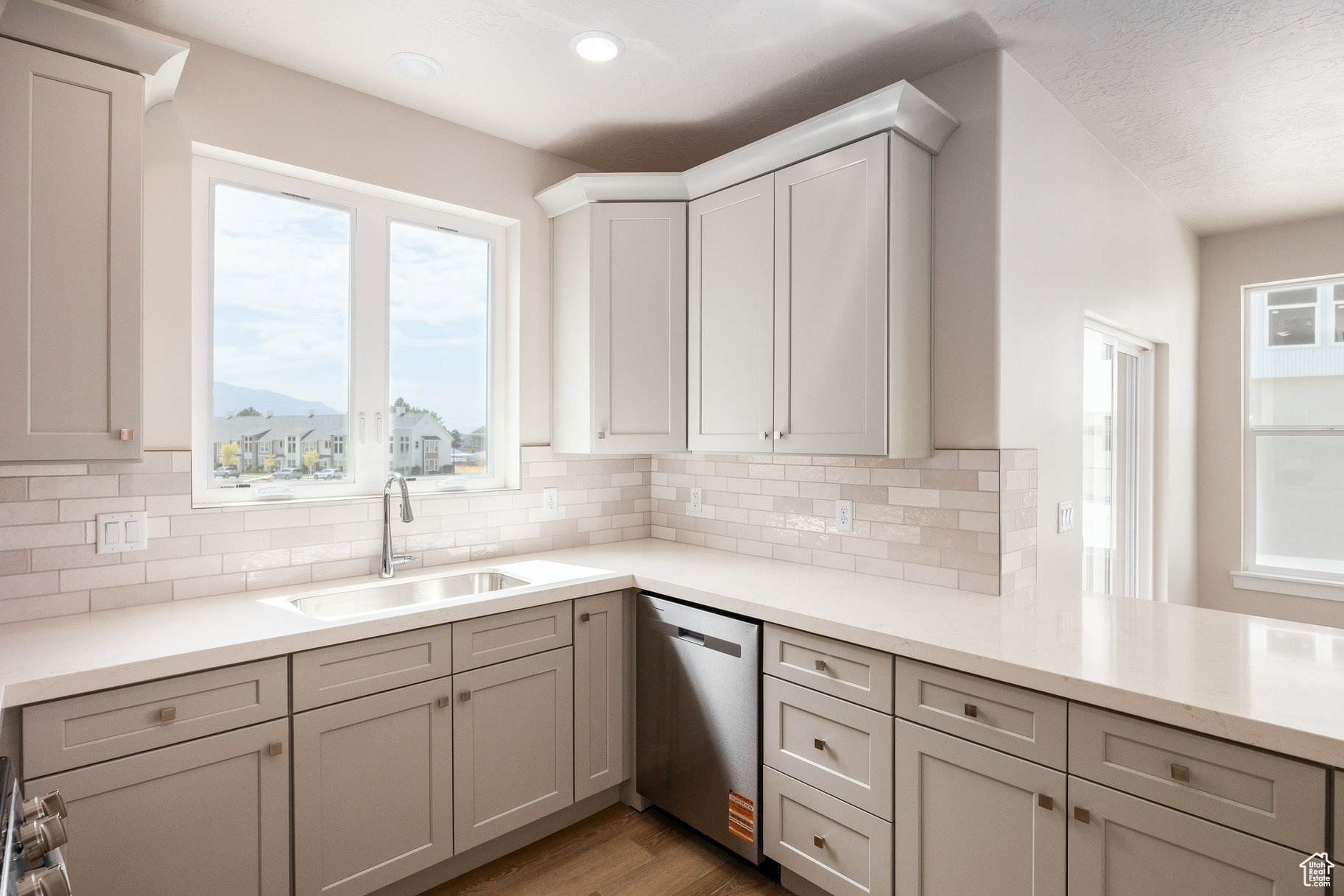 RIDGE - Residential
