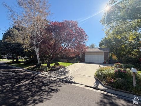 Photo of 4565 W LENNOX DR, South Jordan, UT 84009 (MLS # 2119262)