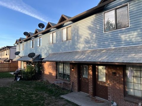 Photo of 2308 S 700 E, Salt Lake City, UT 84106 (MLS # 2126092)