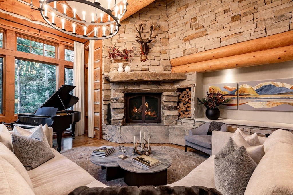 Photo of 8045 WOODLAND VIEW DR, Park City, UT 84060 (MLS # 2184243)
