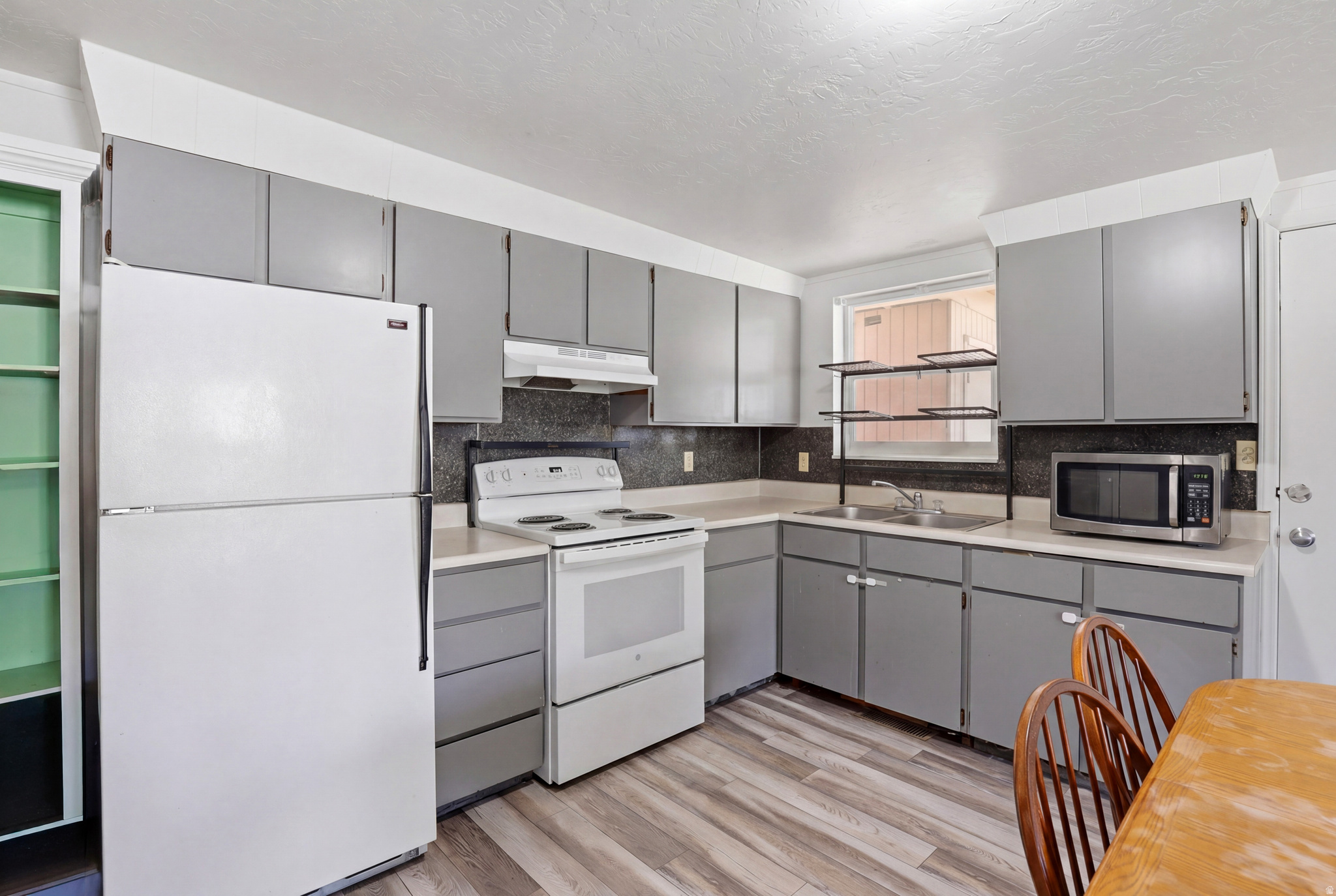 SUNNYBROOK PARK - Residential Income