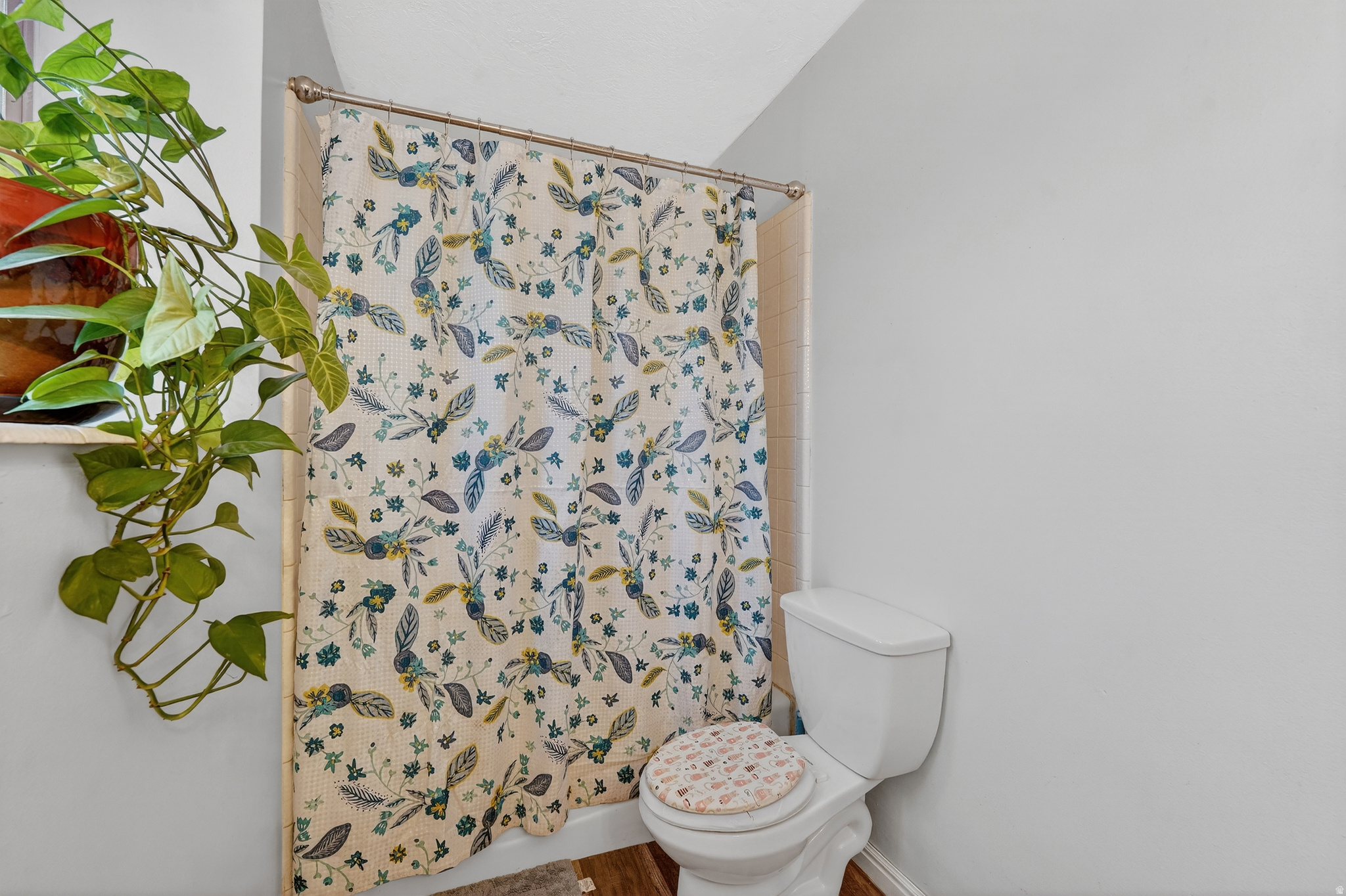 VALLEY TERRACE - Residential