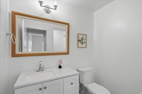 Tiny photo for 725 E THREE FOUNTAINS CIR #57, Murray, UT 84107 (MLS # 2132763)