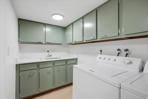 Tiny photo for 725 E THREE FOUNTAINS CIR #57, Murray, UT 84107 (MLS # 2132763)