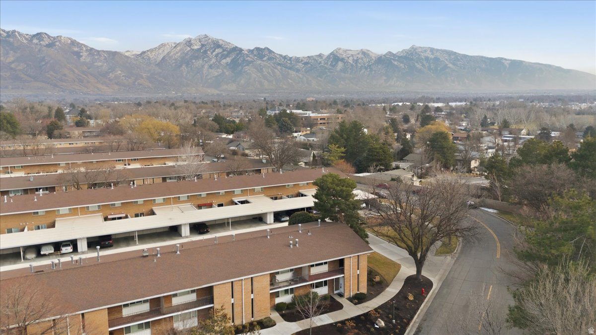THREE FOUNTAINS - Residential