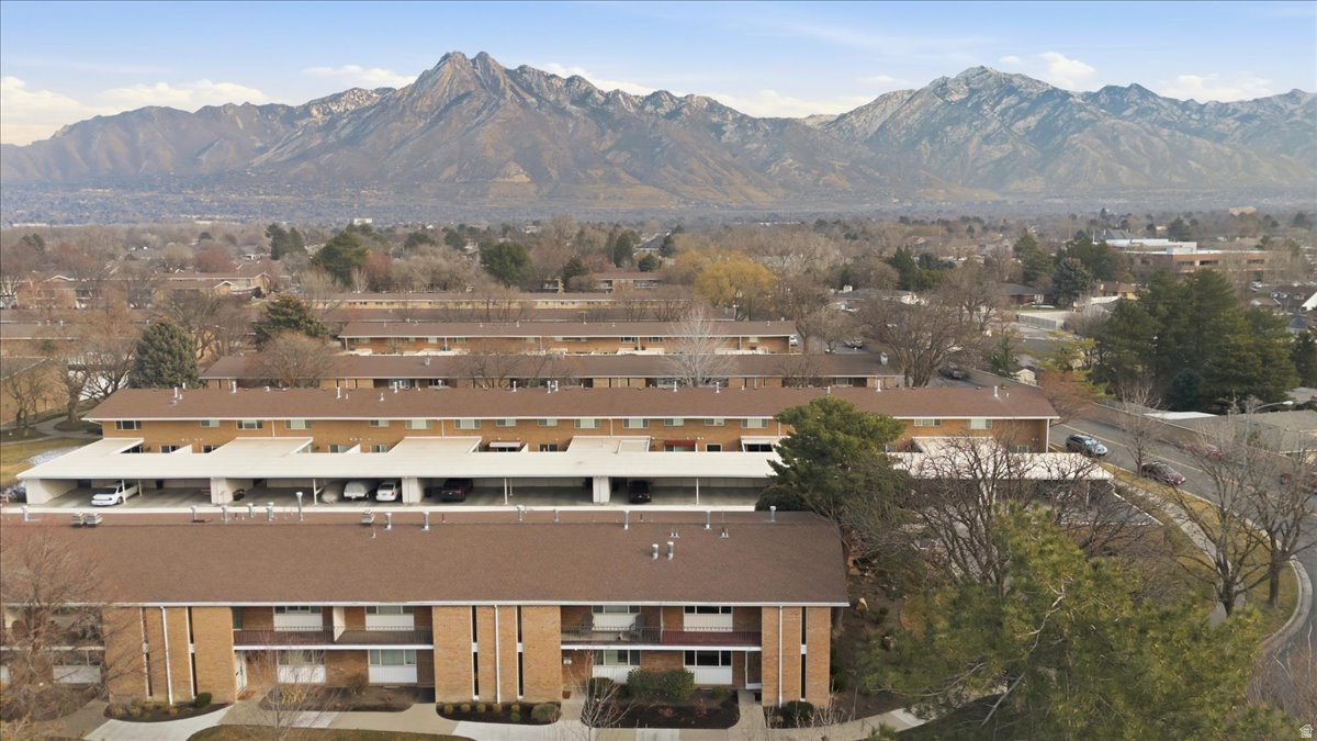 THREE FOUNTAINS - Residential