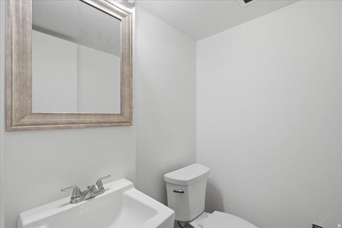 Tiny photo for 725 E THREE FOUNTAINS CIR #57, Murray, UT 84107 (MLS # 2132763)