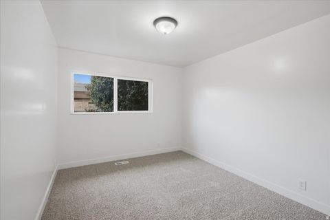 Tiny photo for 725 E THREE FOUNTAINS CIR #57, Murray, UT 84107 (MLS # 2132763)