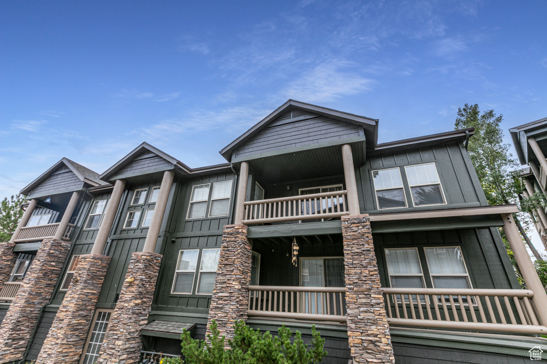 FOX BAY CONDOMINIUMS - Residential Lease