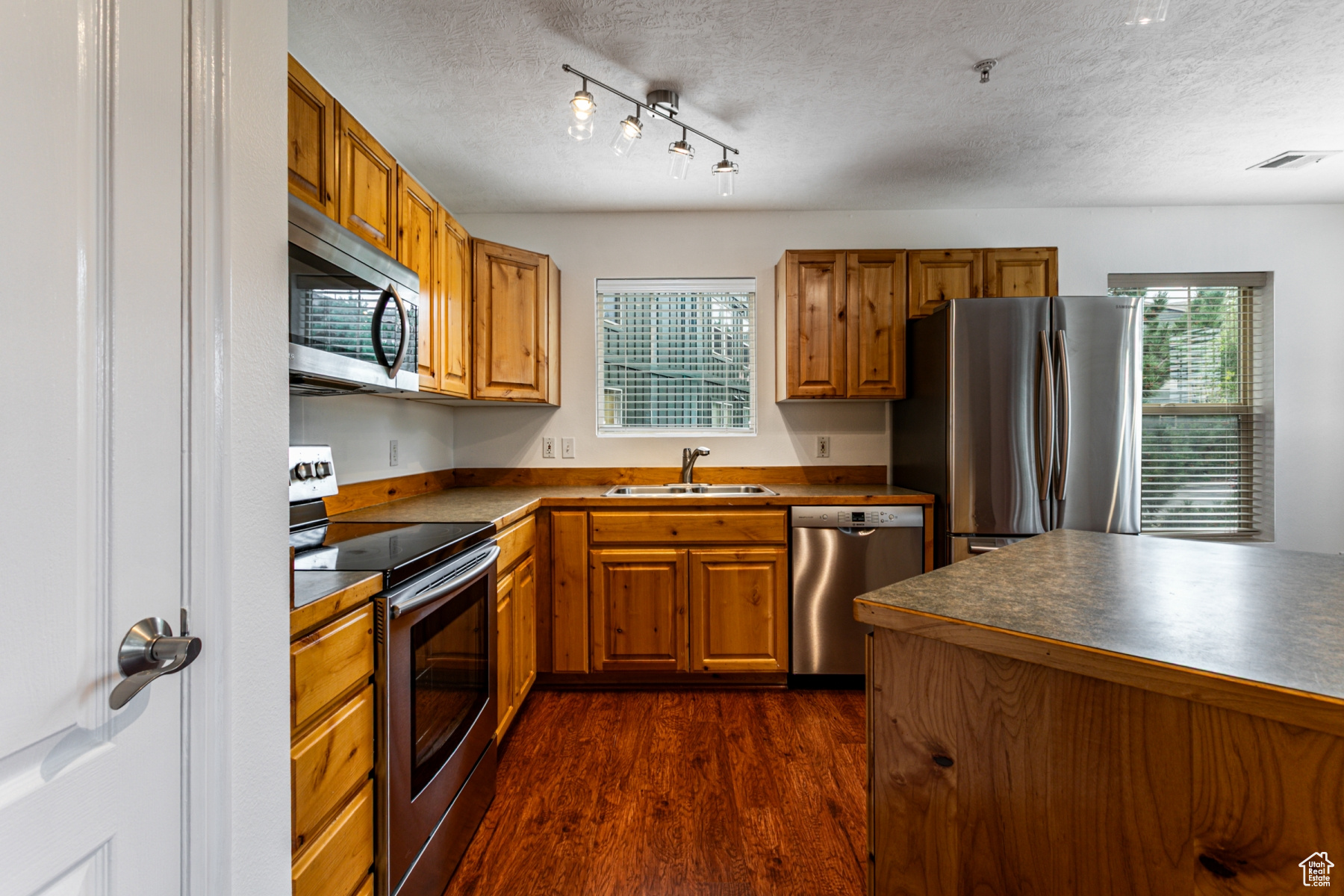 FOX BAY CONDOMINIUMS - Residential Lease