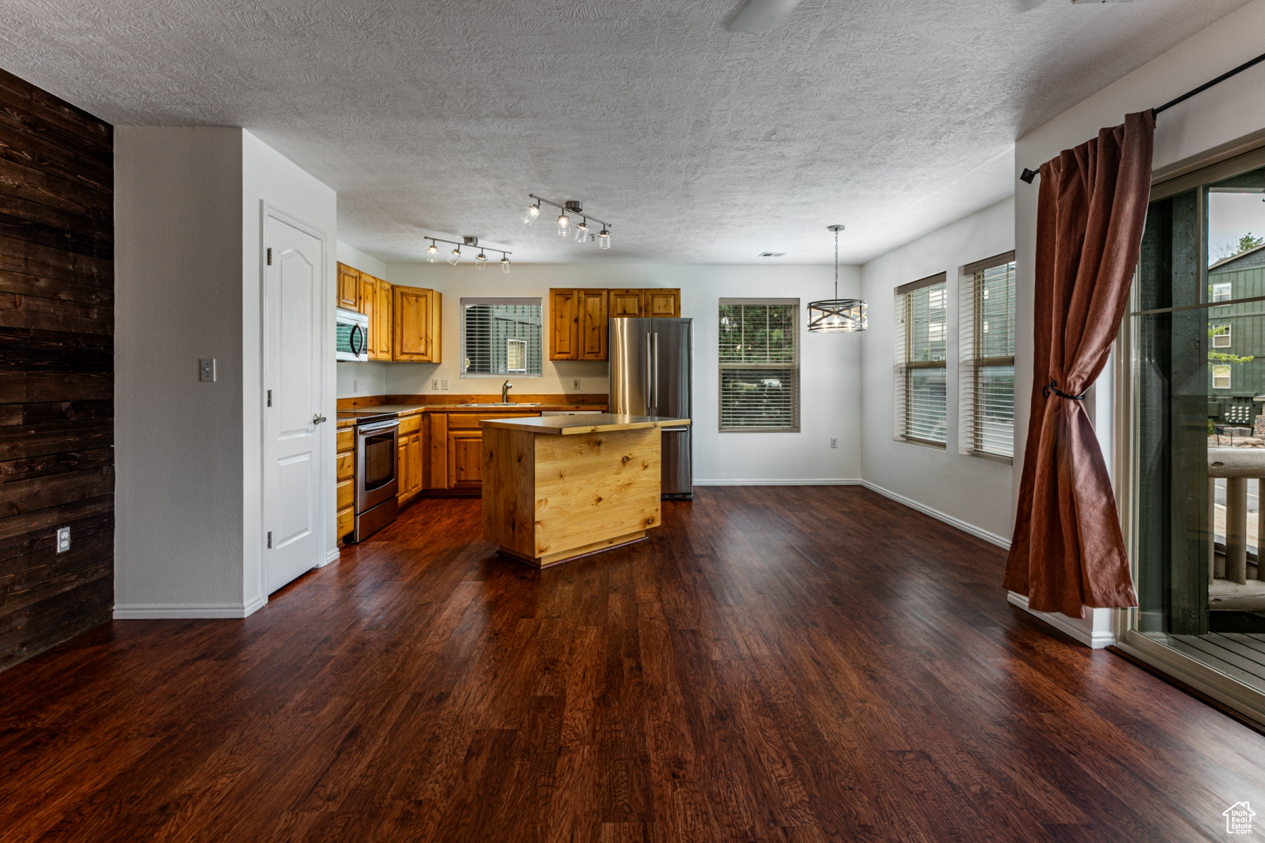 FOX BAY CONDOMINIUMS - Residential Lease
