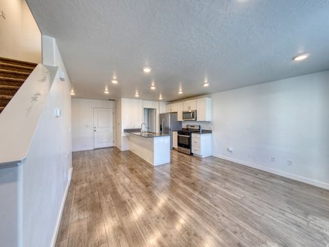 Tiny photo for 458 N TRIDENT DR, Saratoga Springs, UT 84045 (MLS # 2126226)