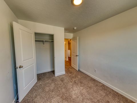 Tiny photo for 458 N TRIDENT DR, Saratoga Springs, UT 84045 (MLS # 2126226)