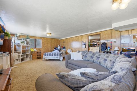 Tiny photo for 381 OAK LN, Kaysville, UT 84037 (MLS # 2169093)