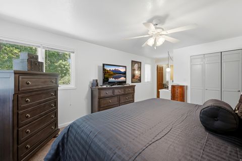 Tiny photo for 381 OAK LN, Kaysville, UT 84037 (MLS # 2169093)