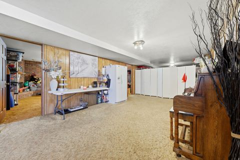 Tiny photo for 381 OAK LN, Kaysville, UT 84037 (MLS # 2169093)