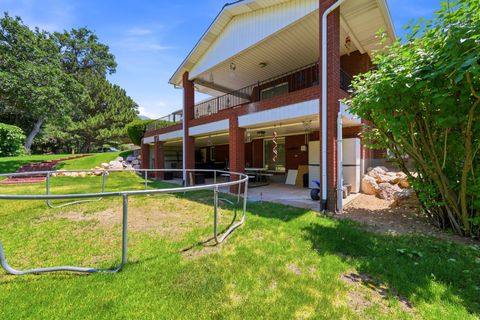 Tiny photo for 381 OAK LN, Kaysville, UT 84037 (MLS # 2169093)