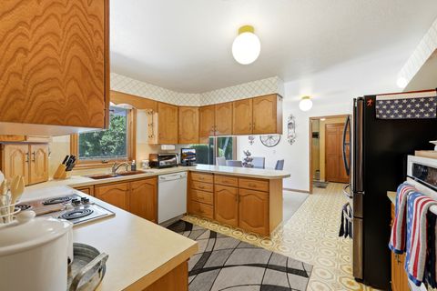 Tiny photo for 381 OAK LN, Kaysville, UT 84037 (MLS # 2169093)