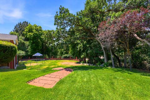 Tiny photo for 381 OAK LN, Kaysville, UT 84037 (MLS # 2169093)