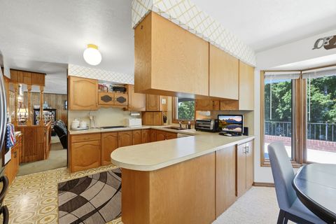 Tiny photo for 381 OAK LN, Kaysville, UT 84037 (MLS # 2169093)