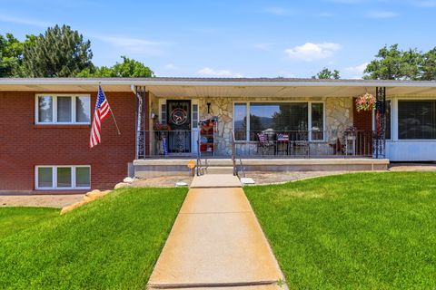 Tiny photo for 381 OAK LN, Kaysville, UT 84037 (MLS # 2169093)