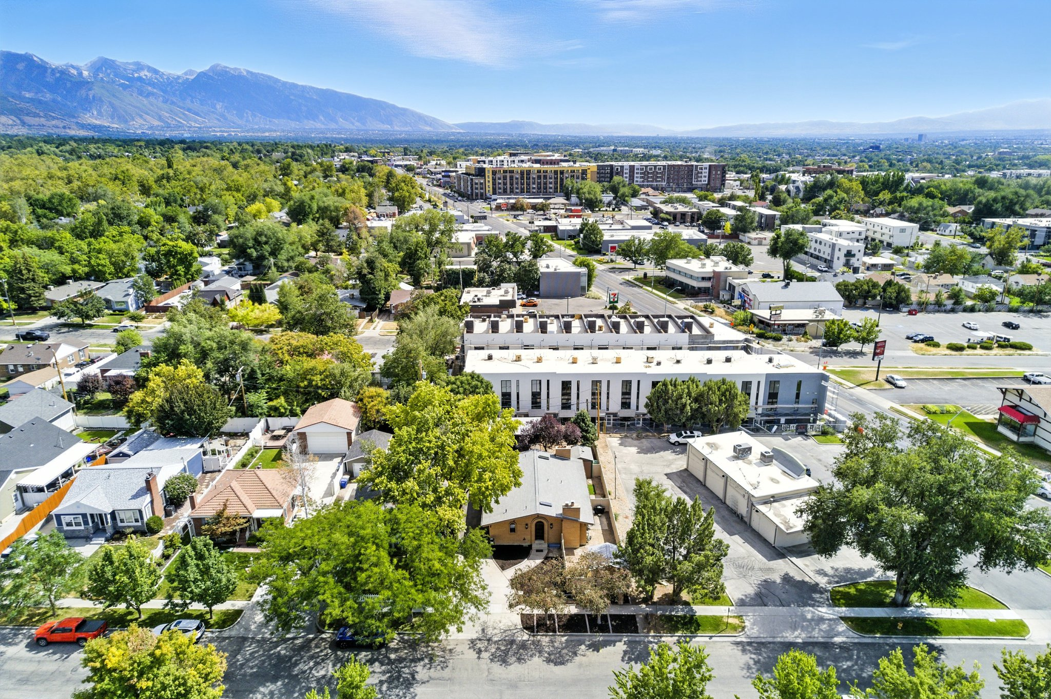 HIGHLAND PARK - Residential Income