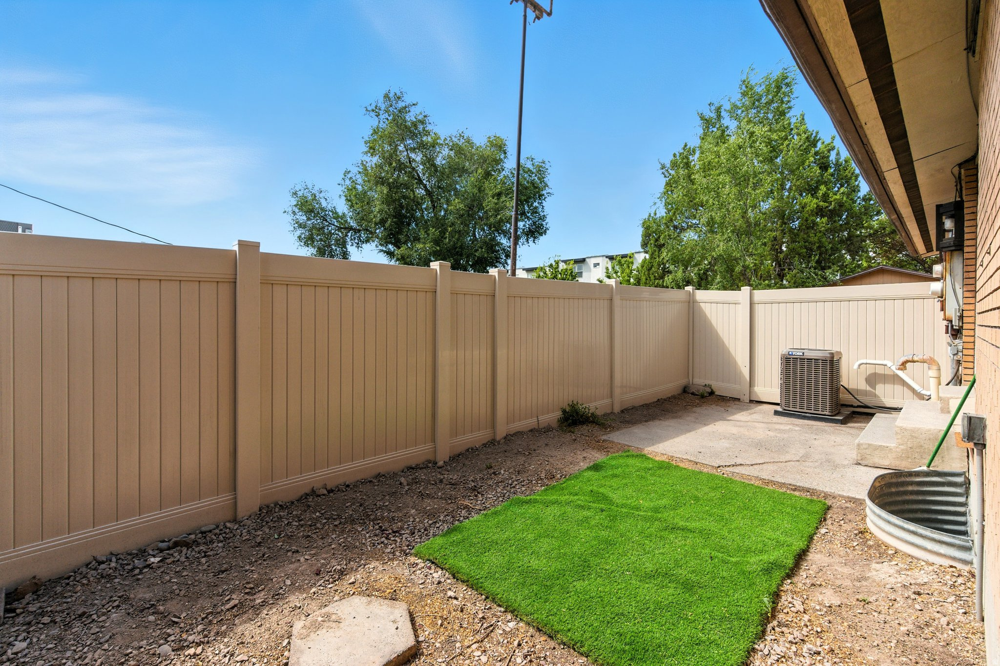 HIGHLAND PARK - Residential Income