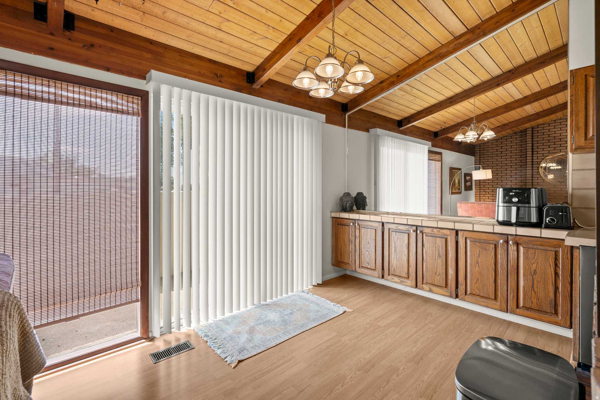 HIGHLAND PARK - Residential Income