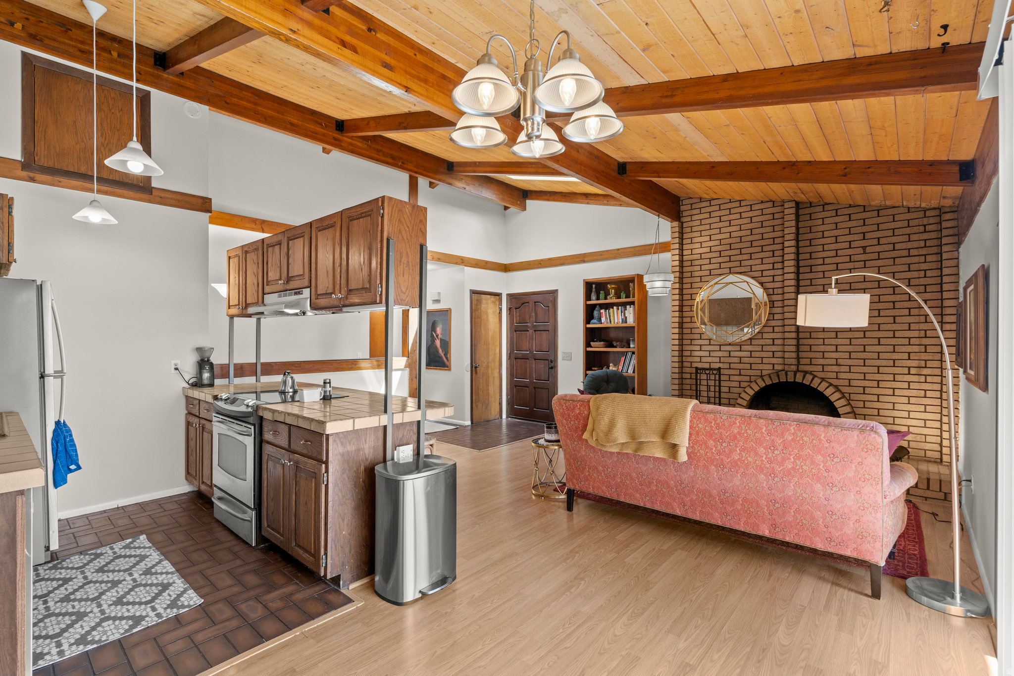 HIGHLAND PARK - Residential Income