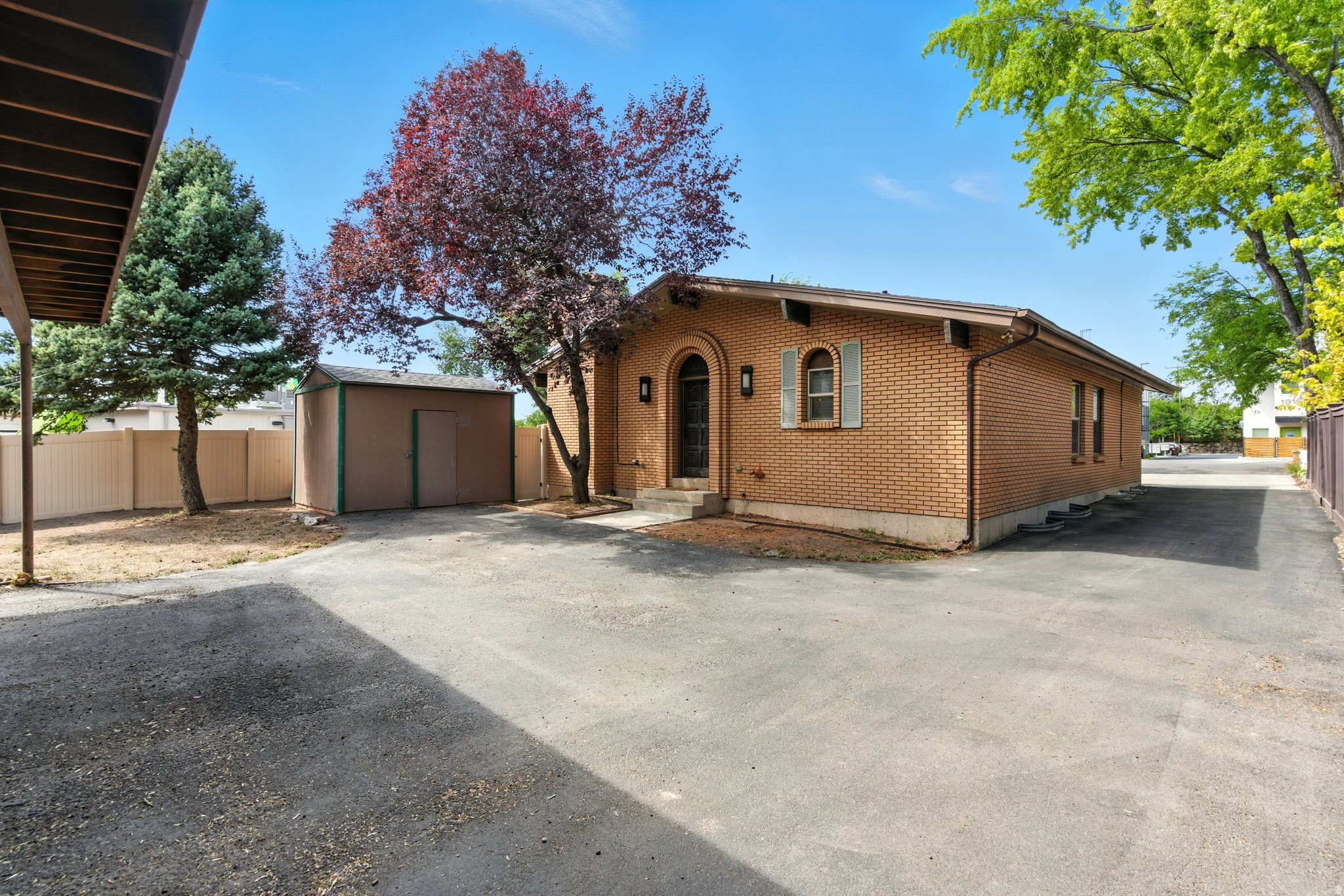 HIGHLAND PARK - Residential Income