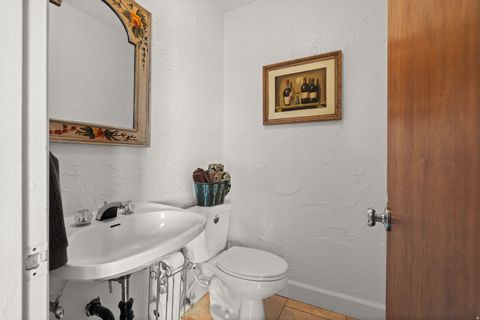 Tiny photo for 570 S 1800 E, Fruit Heights, UT 84037 (MLS # 2134311)