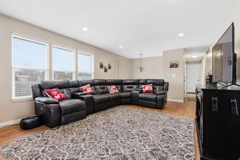 Tiny photo for 1871 N 1225 W, Clinton, UT 84015 (MLS # 2137296)