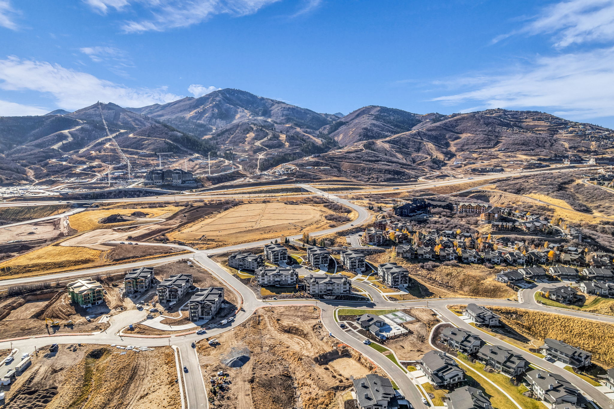 MAYFLOWER LAKESIDE - Residential