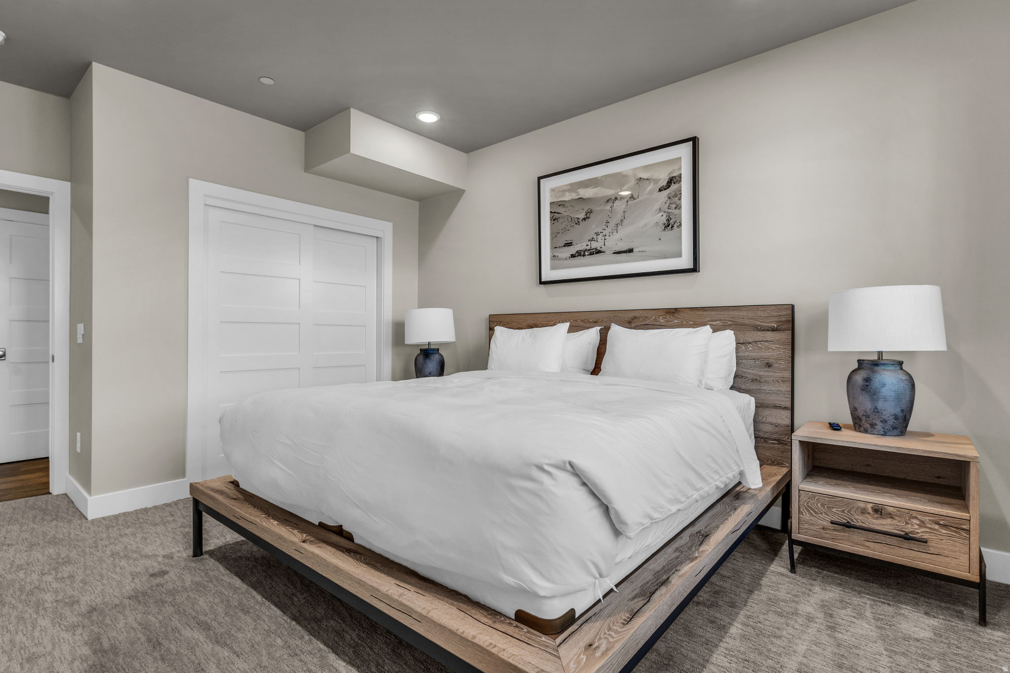 MAYFLOWER LAKESIDE - Residential