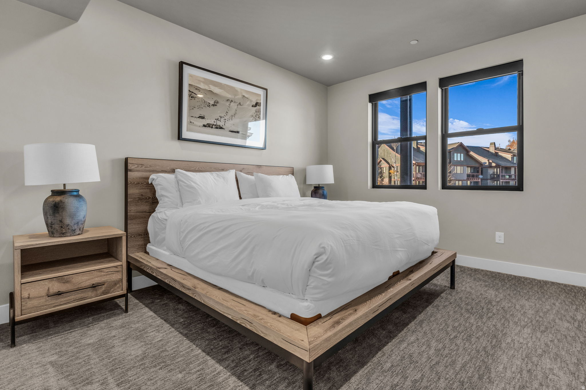 MAYFLOWER LAKESIDE - Residential