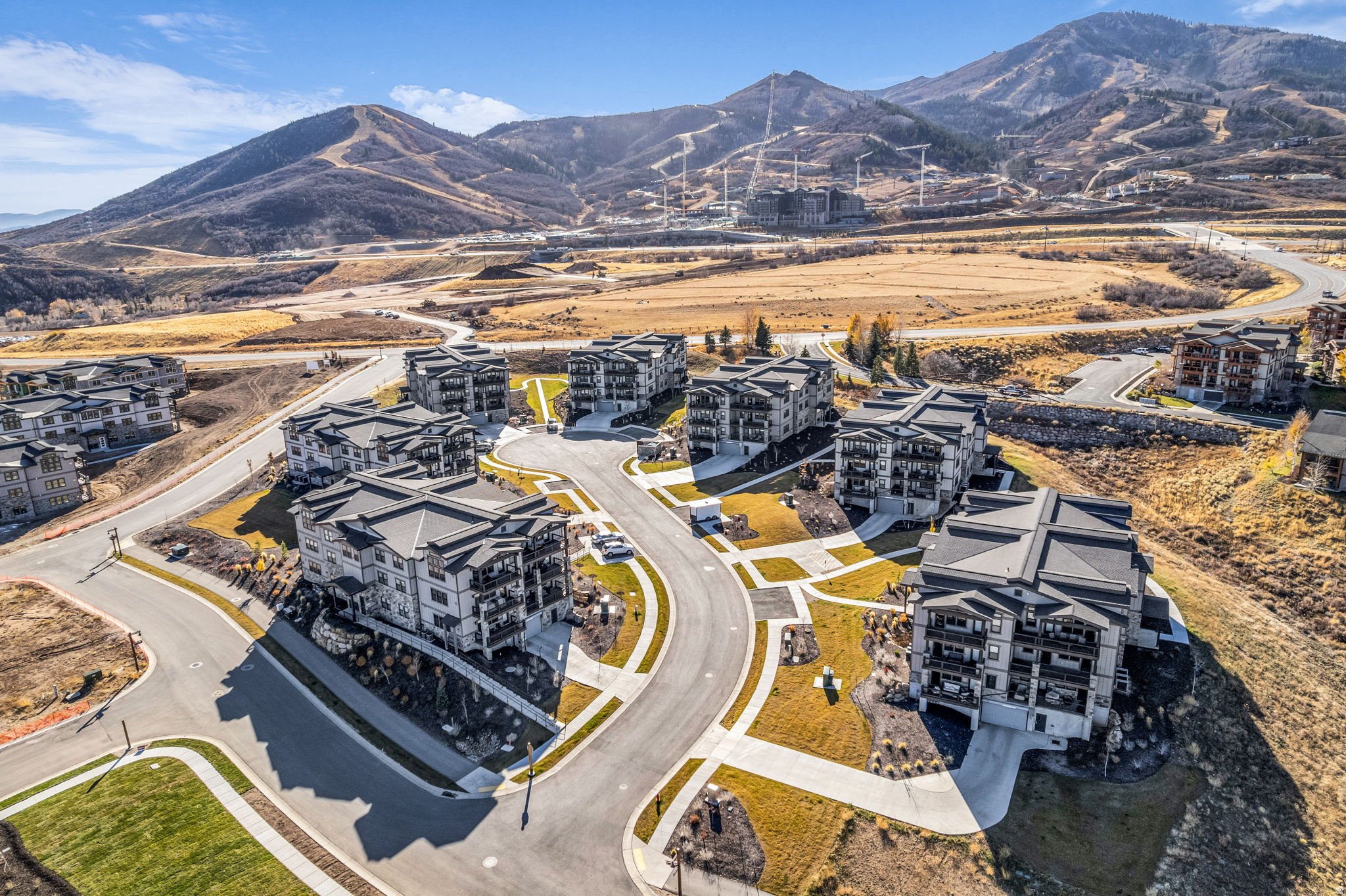 MAYFLOWER LAKESIDE - Residential