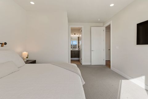 Tiny photo for 2248 N DOUBLE EAGLE LN, Washington, UT 84780 (MLS # 2133804)