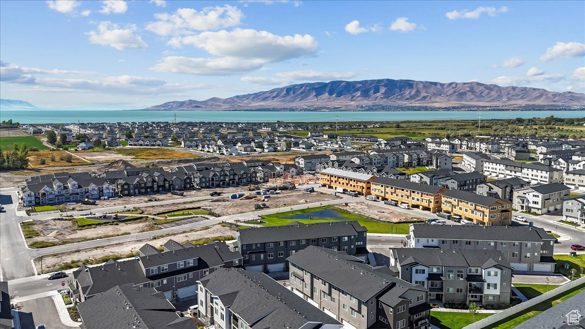 MEADOWBROOK - Residential