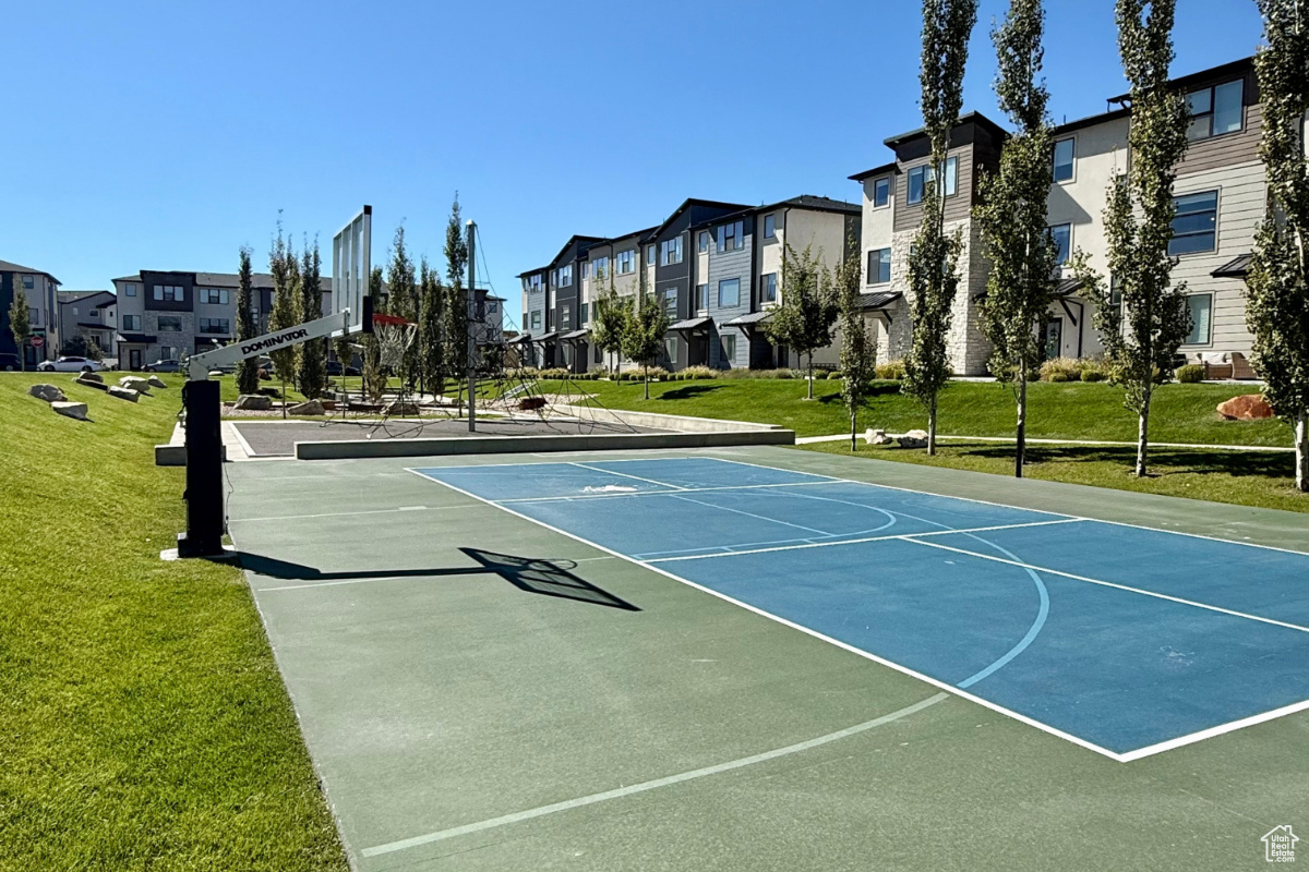 MEADOWBROOK - Residential