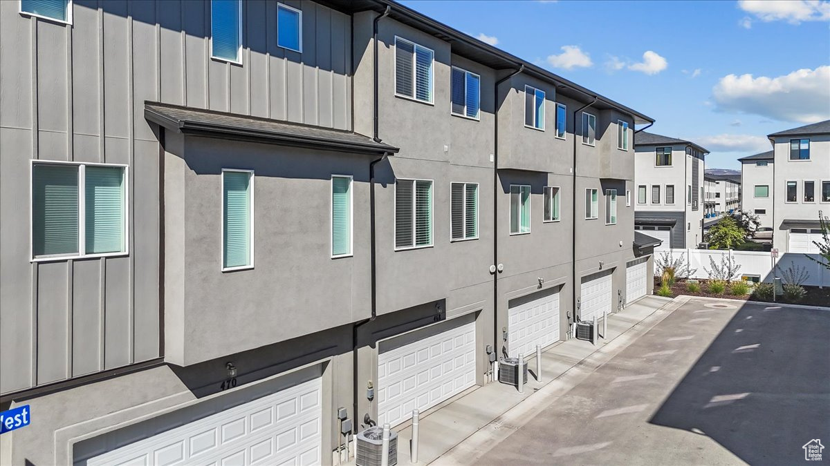 MEADOWBROOK - Residential