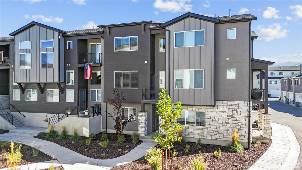 MEADOWBROOK - Residential