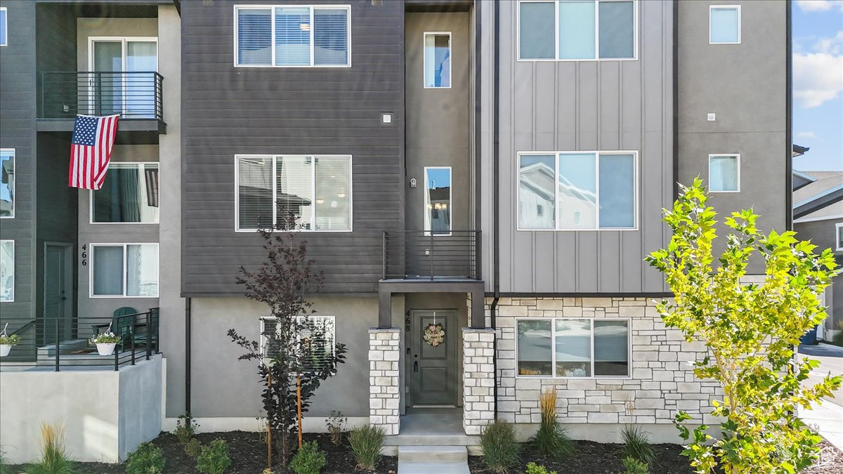 MEADOWBROOK - Residential