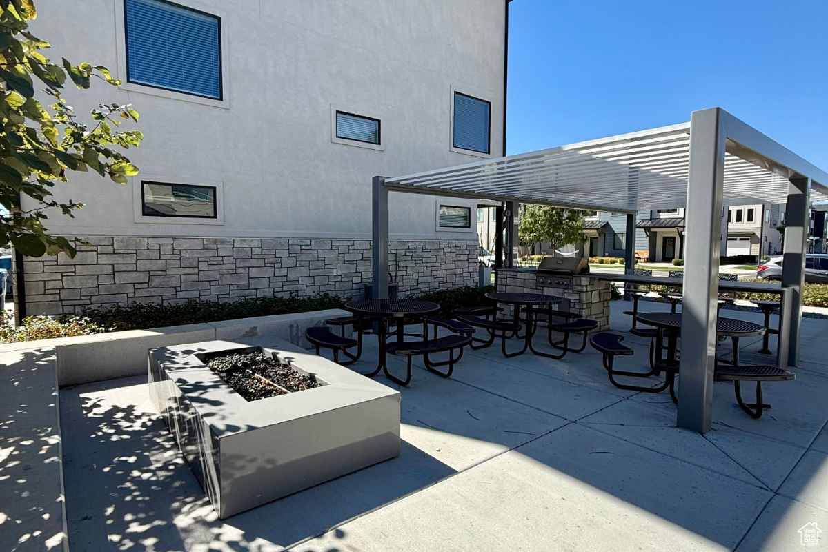 MEADOWBROOK - Residential