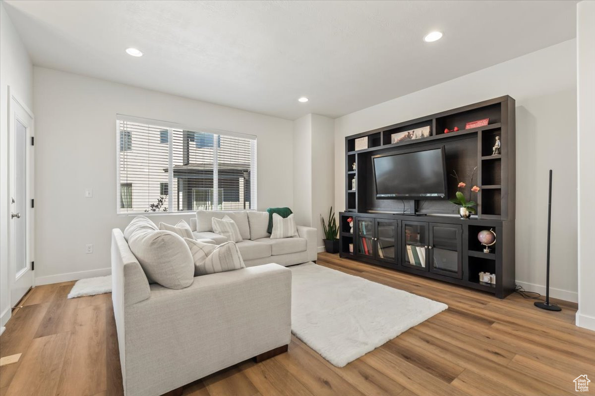 MEADOWBROOK - Residential